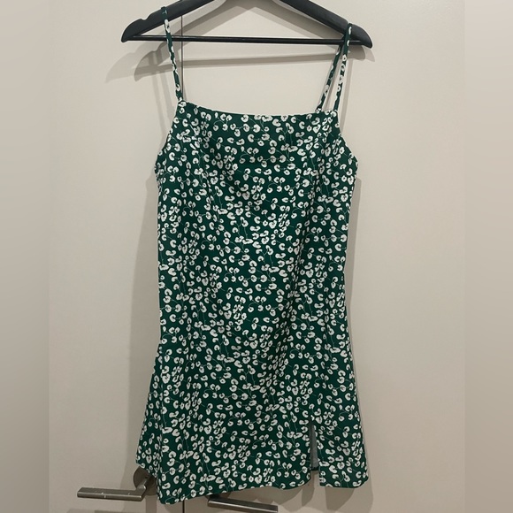 princess polly jade basin mini dress Princess Polly Jade Basin Green and White Floral Mini Dress Size 6 - $29  New With Tags